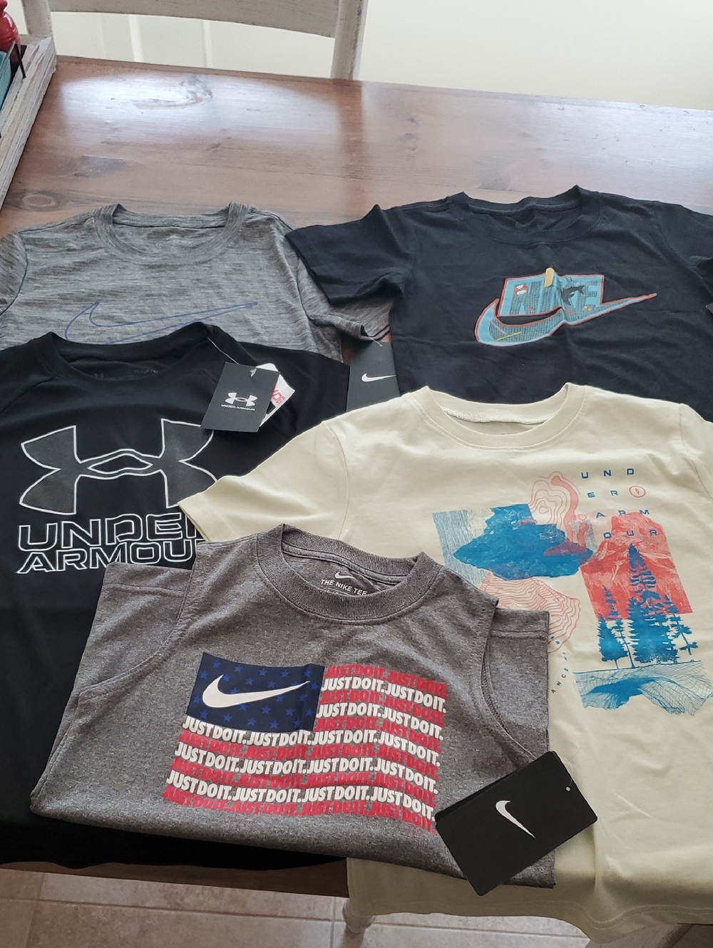 New Boys Lot of 5 Athleic Shortsleeve Tshirts by Nike & Under Armour Sz 6, Small